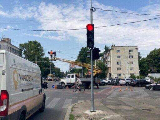 В Одесі на одному з жвавих перехресть модернізували світлофори