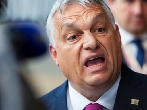 Як Угорщина відреагувала на заборону транзиту нафти "Лукойлу"